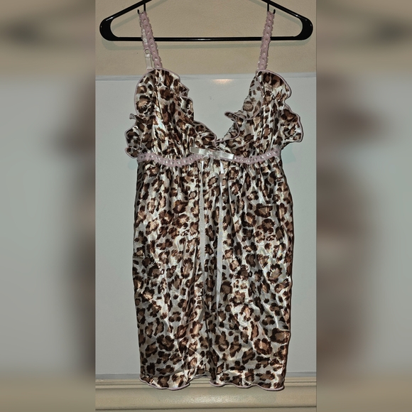 Leopard Print Satin Robe - Picture 3 of 5